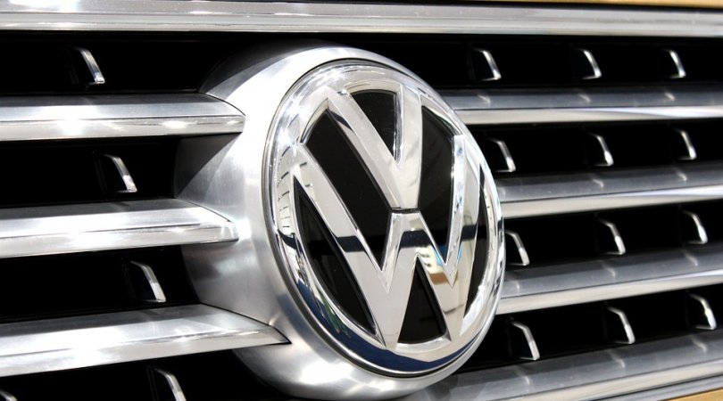 Ucuz Volkswagen Tharu satışda Toyota RAV4-ü ötüb keçdi