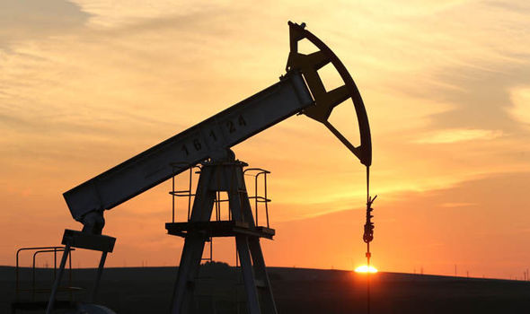 ABŞ-ın xam neft ehtiyatları azaldı